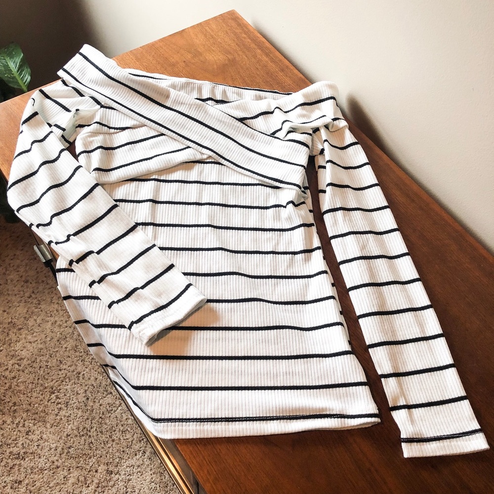 Form fitting off shoulder shirt